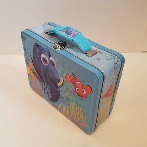 Disney Pixar Finding Dory Tin Lunch Box featuring DORY & NEMO 🆕